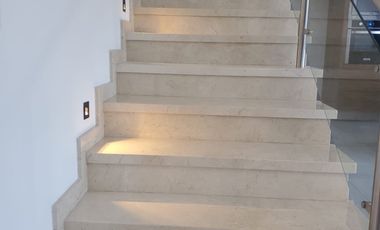 Casa en venta con acabados de lujo con el precio más bajo por m2