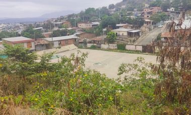 venta de terreno de 2400 mts2 en Portoviejo