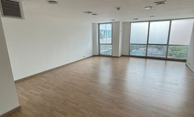 SE ARRIENDA o vende oficina en Torre Mardel