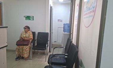 CLINICA DENTAL LISTA PARA TRABAJAR