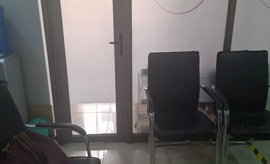 CLINICA DENTAL LISTA PARA TRABAJAR