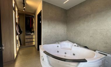 En venta casa comercial, en Azogues -Javier Loyola