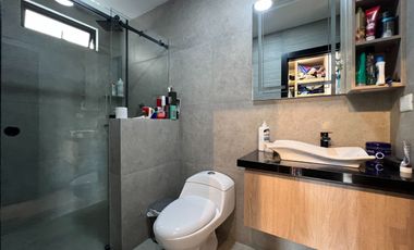 En venta casa comercial, en Azogues -Javier Loyola