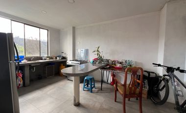 En venta casa comercial, en Azogues -Javier Loyola