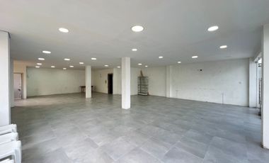 En venta casa comercial, en Azogues -Javier Loyola