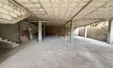 En venta casa comercial, en Azogues -Javier Loyola