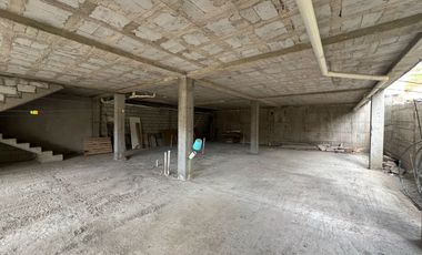 En venta casa comercial, en Azogues -Javier Loyola