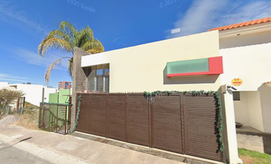 ¡¡GRAN OPORTUNIDAD DE ADQUIRIR O INVERTIR EN ESTA HERMOSA CASA DE REMATE BANCARIO!!, (SOLO CON RECURSOS PROPIOS).