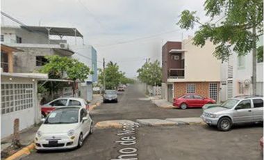 COHC (EMB) CASA EN VENTA DE CONTADO EN ARBOLEDAS DE SAN RAMON VERACRUZ