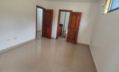Departamento en Alquiler en Vernaza Norte, 3 Hab, 4 Bañ, Garaje, Mall del Sol.