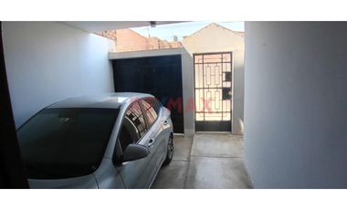 Se Vende Hermosa Casa De 2 Pisos En Ventanilla -Semiamoblada