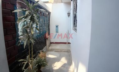 Se Vende Hermosa Casa De 2 Pisos En Ventanilla -Semiamoblada