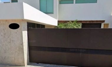 VENTA DE CASA EN MERIDA  FRACC.CUMBRES DE ALTABRISA