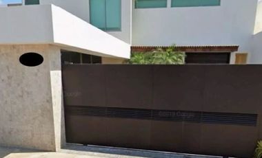 VENTA DE CASA EN MERIDA  FRACC.CUMBRES DE ALTABRISA