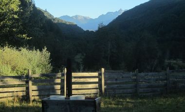 LOS LAGOS – CAMPO EN LAGO LAS ROCAS, COCHAMO
