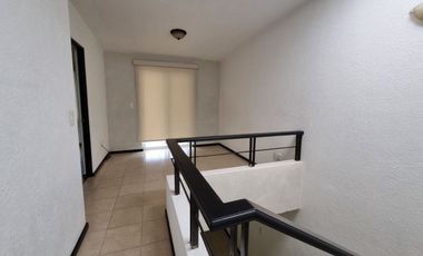 RENTA CASA EN CONDOMINIO BOSQUE DE LOS ENCINOS, FACIL SALIDA A CDMX, CERCA DE LAS OUTLET DE LERMA