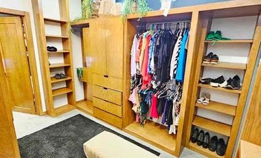 Se vende residencia con alberca y recámara en planta baja en misión de los lagos