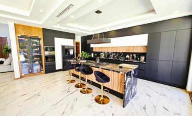 Se vende residencia con alberca y recámara en planta baja en misión de los lagos