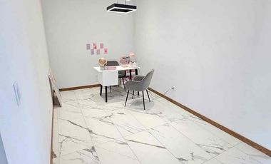 Se vende residencia con alberca y recámara en planta baja en misión de los lagos