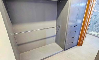 Se vende residencia con alberca y recámara en planta baja en misión de los lagos