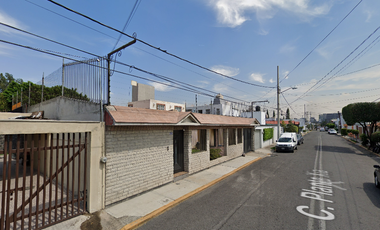 Casa en Venta en Hab. Electra, Tlalnepantla – Entorno Familiar y Servicios Cercanos, Remate Bancario Con Gran Plusvalía