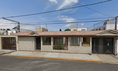 Casa en Venta en Hab. Electra, Tlalnepantla – Entorno Familiar y Servicios Cercanos, Remate Bancario Con Gran Plusvalía