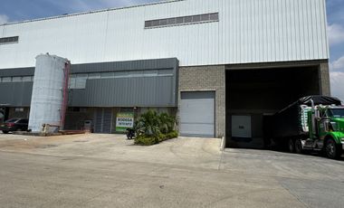 Bodega Alquilo En Conjunto Cerrado / Arroyohondo Yumbo / Área Total Construida 1.870 M2 $48.600.000