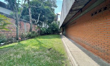 Bodega Vendo 11.500 m2, Con una área construida de 3.970 m2, $11.980 Millones