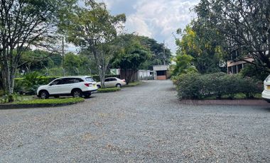 Bodega Vendo 11.500 m2, Con una área construida de 3.970 m2, $11.980 Millones