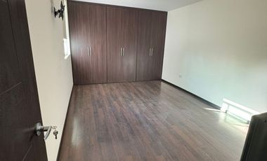 DEPARTAMENTO EN VENTA EN ZONA CRUZ DEL SUR EXCELENTE UBICACIÓN
