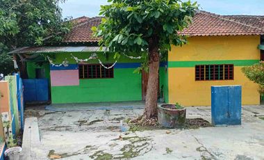 Disewakan ruang Usaha strategis pinggir jalan raya Cocok untuk Usaha Atau Kantor