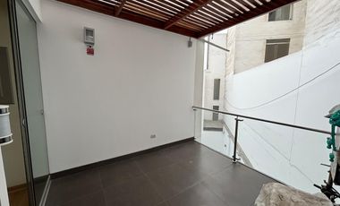 VENDO LINDA CASA EN CONDOMINIO DE 6 CASAS CERCA A REYNALDO VIVANCO Y PRECURSORES