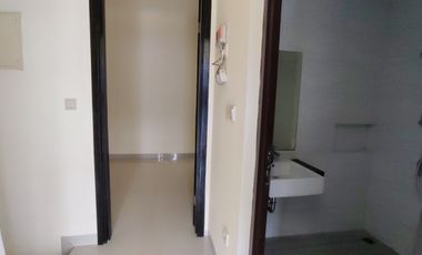 Rumah Green Lake City Minat Disewakan 4x12 Cluster East Asia Dengan 2 Kamar Tidur 2 Lantai Bangunan Dijamin Harga Termurah