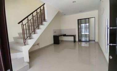 Rumah Green Lake City Minat Disewakan 4x12 Cluster East Asia Dengan 2 Kamar Tidur 2 Lantai Bangunan Dijamin Harga Termurah