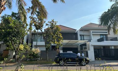 Semi Furnished Siap Huni Rumah di Perumahan Elite Graha Family Blok V