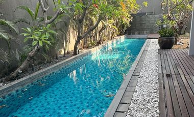 Semi Furnished Siap Huni Rumah di Perumahan Elite Graha Family Blok V