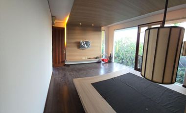 Semi Furnished Siap Huni Rumah di Perumahan Elite Graha Family Blok V