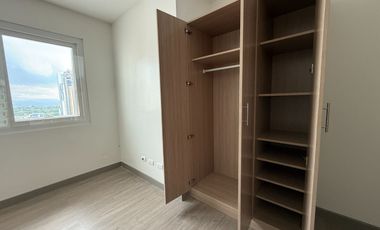 Premium Studio for Rent w/ Parking at The Connor Greenhills