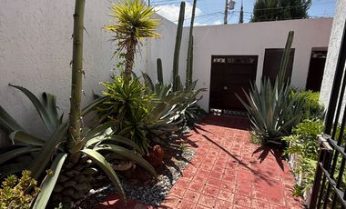 CASA EN VENTA CERCA DE COLOSIO Y ZARAGOZA IDEAL PARA CONSULTORIOS, OFICINAS, ETC.