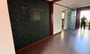 CASA EN VENTA CERCA DE COLOSIO Y ZARAGOZA IDEAL PARA CONSULTORIOS, OFICINAS, ETC.