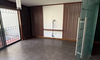 CASA EN VENTA CERCA DE COLOSIO Y ZARAGOZA IDEAL PARA CONSULTORIOS, OFICINAS, ETC.