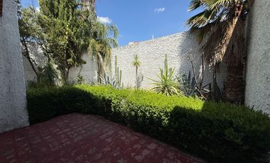 CASA EN VENTA CERCA DE COLOSIO Y ZARAGOZA IDEAL PARA CONSULTORIOS, OFICINAS, ETC.