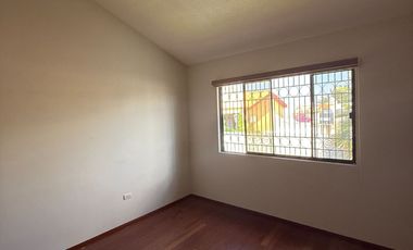 CASA EN VENTA CERCA DE COLOSIO Y ZARAGOZA IDEAL PARA CONSULTORIOS, OFICINAS, ETC.