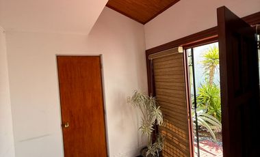 CASA EN VENTA CERCA DE COLOSIO Y ZARAGOZA IDEAL PARA CONSULTORIOS, OFICINAS, ETC.