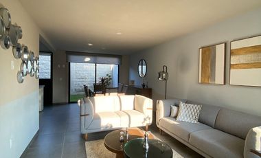 CASA EN SAN MATEO, ZONA ESMERALDA, MODERNA