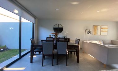 CASA EN SAN MATEO, ZONA ESMERALDA, MODERNA