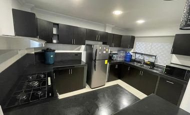 Venta de Casa remodelada de 2 pisos + terraza en ciudadela  Las Orquideas norte de Guayaquil