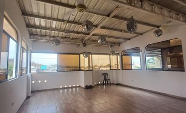 Venta de Casa remodelada de 2 pisos + terraza en ciudadela  Las Orquideas norte de Guayaquil