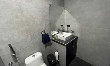 Venta de Casa remodelada de 2 pisos + terraza en ciudadela  Las Orquideas norte de Guayaquil