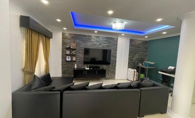 Venta de Casa remodelada de 2 pisos + terraza en ciudadela  Las Orquideas norte de Guayaquil